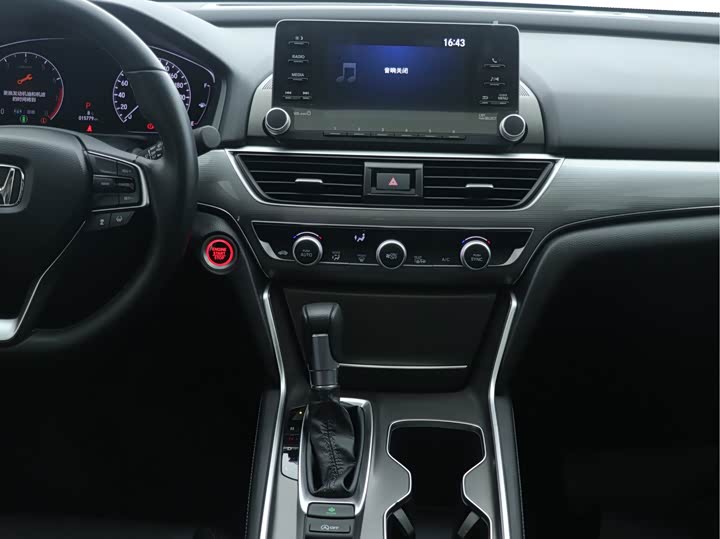 Фото 7 - Honda Accord