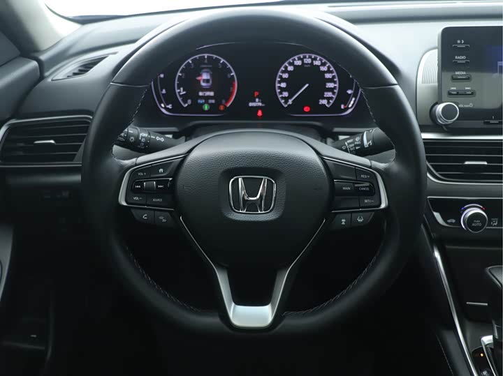 Фото 9 - Honda Accord