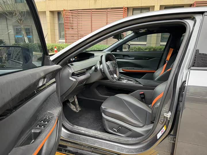 Фото 4 - Changan UNI-V