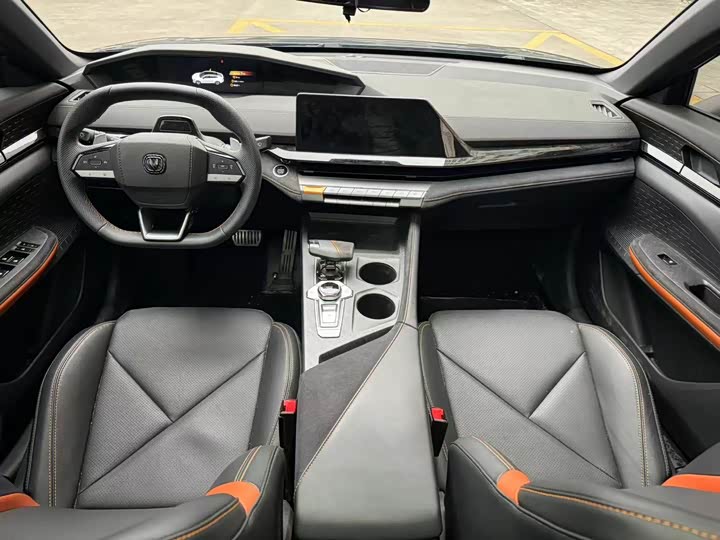 Фото 5 - Changan UNI-V