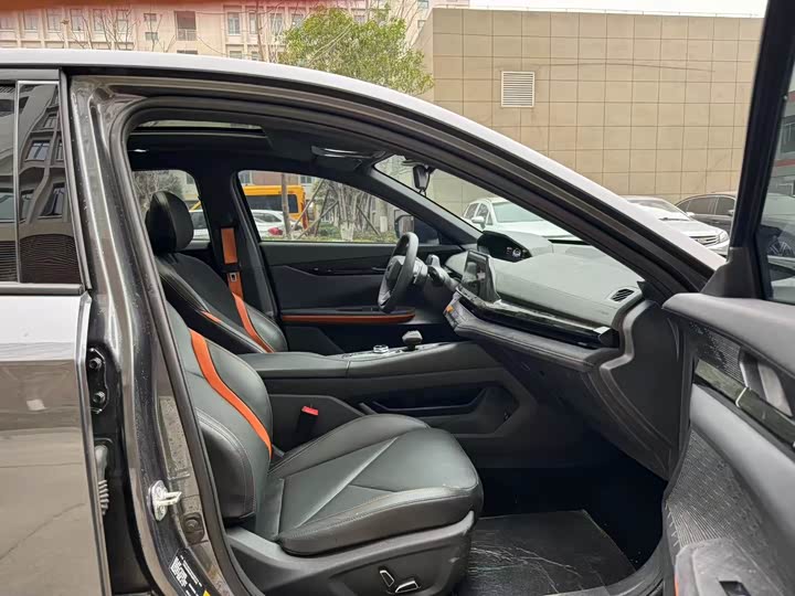 Фото 6 - Changan UNI-V