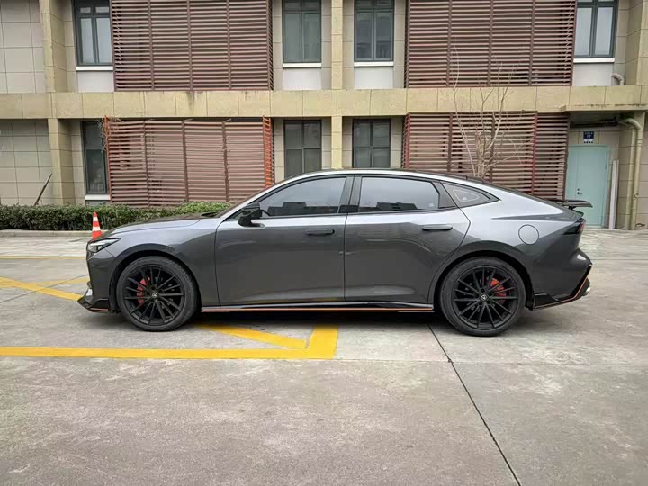 Фото 9 - Changan UNI-V