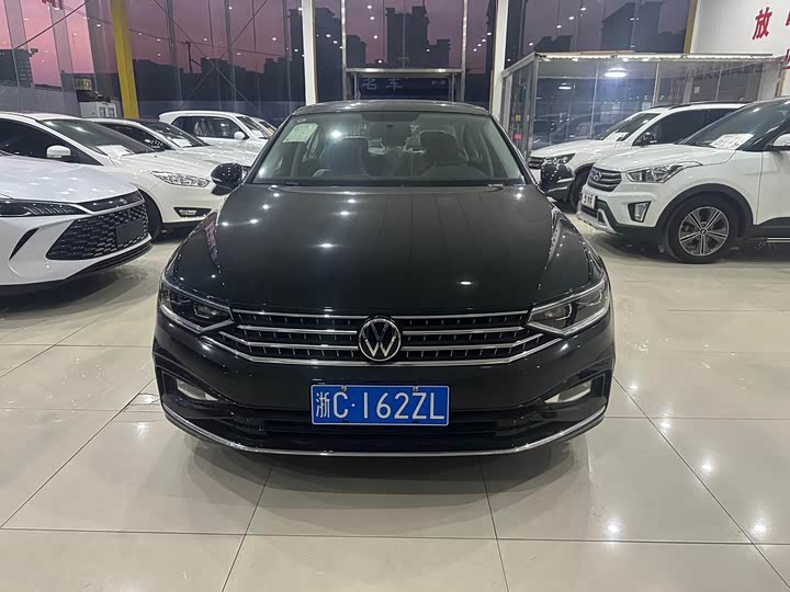 Фото 1 - Volkswagen Magotan