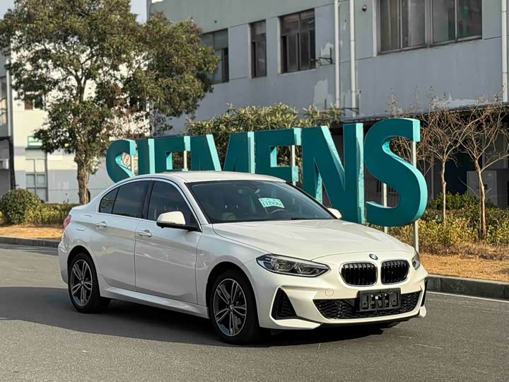 Фото 3 - BMW 1 Series