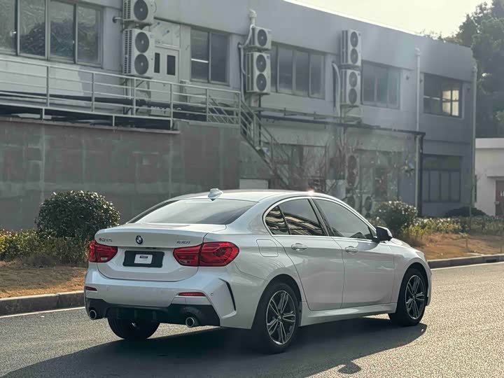 Фото 4 - BMW 1 Series