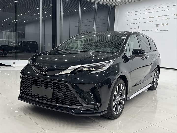 Фото 1 - Toyota Granvia