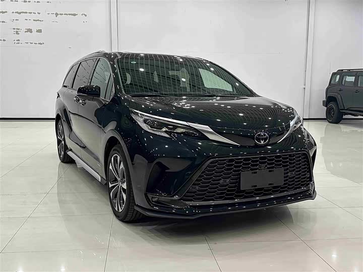 Фото 2 - Toyota Granvia