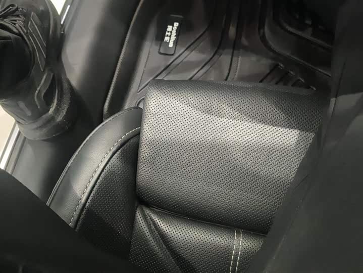 Фото 9 - Audi A4L