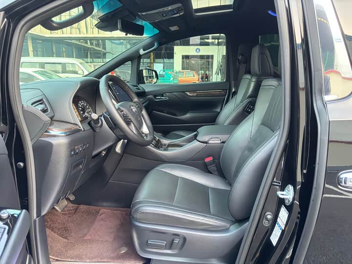 Фото 4 - Toyota Alphard