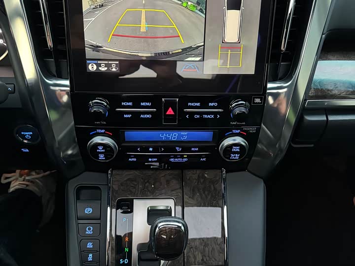 Фото 6 - Toyota Alphard