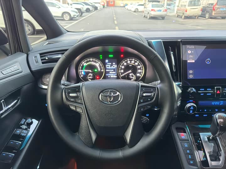 Фото 9 - Toyota Alphard