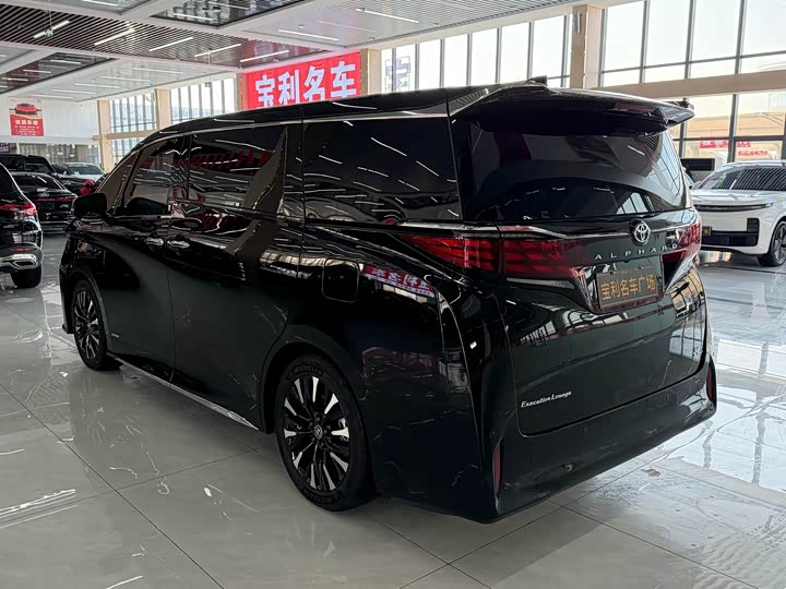 Фото 5 - Toyota Alphard