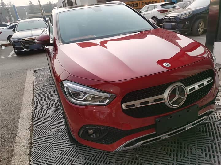 Фото 4 - Mercedes-Benz GLA-Class