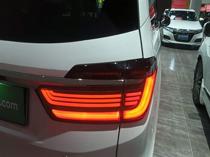 Фото 8 - Honda Odyssey