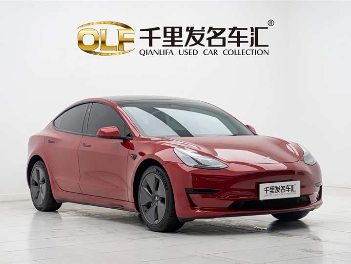 Фото 3 - Tesla Model 3