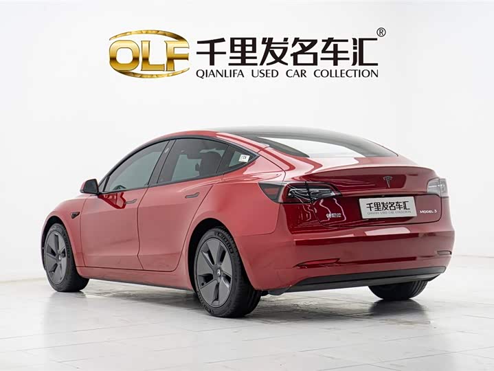 Фото 4 - Tesla Model 3