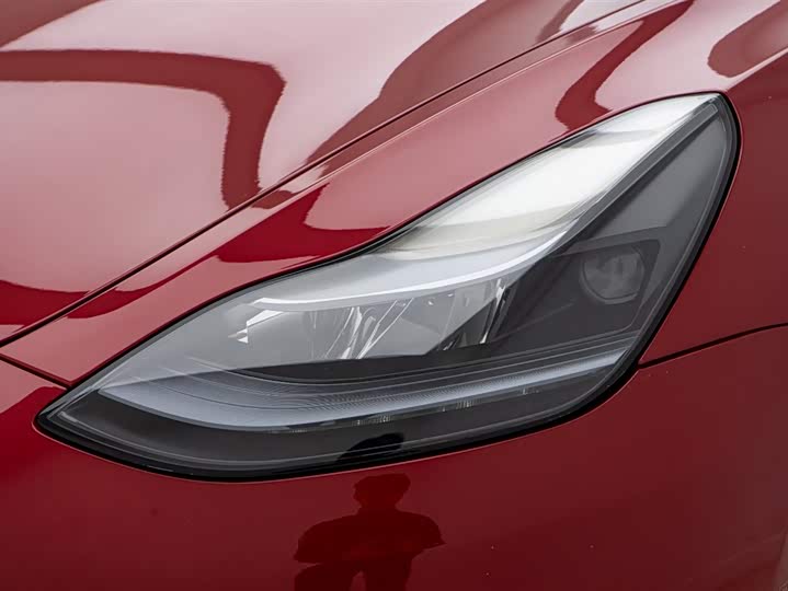 Фото 9 - Tesla Model 3