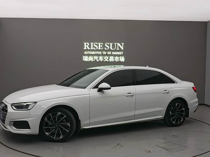 Фото 1 - Audi A4L