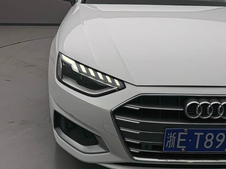 Фото 4 - Audi A4L