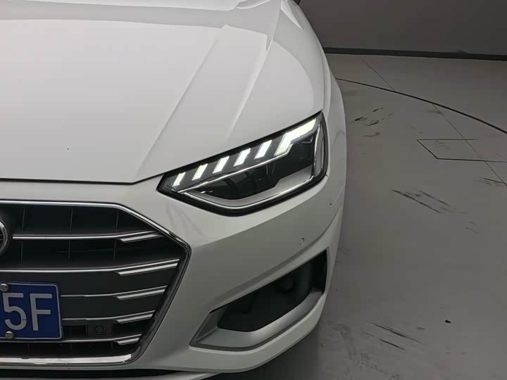 Фото 5 - Audi A4L