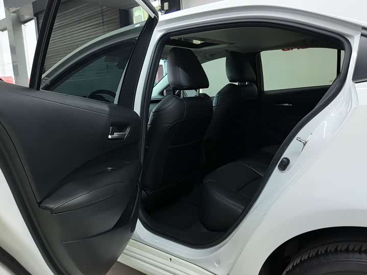 Фото 5 - Toyota Corolla