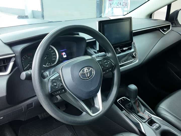 Фото 6 - Toyota Corolla