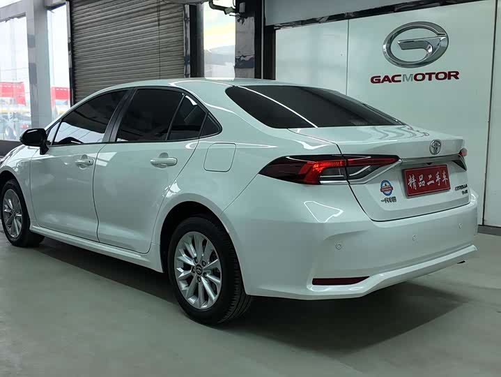 Фото 9 - Toyota Corolla