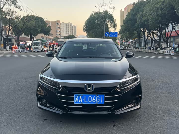 Фото 2 - Honda Accord