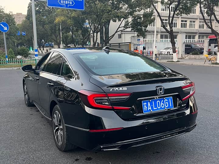 Фото 6 - Honda Accord