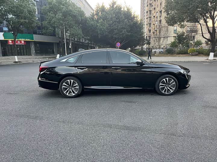 Фото 7 - Honda Accord