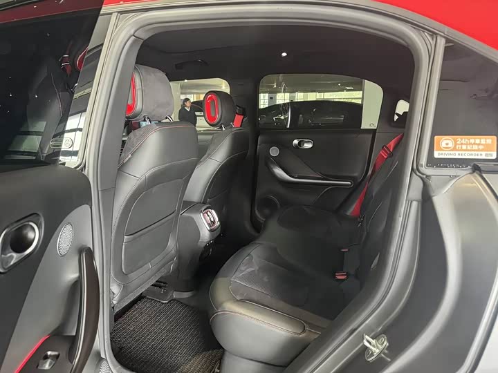 Фото 5 - Smart #1