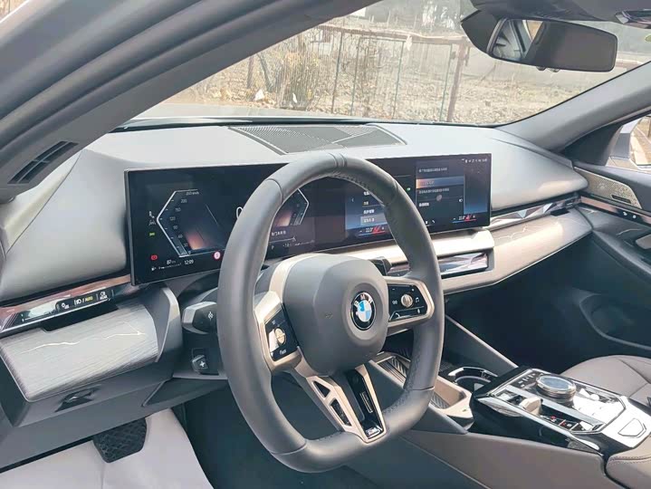 Фото 4 - BMW 5 Series