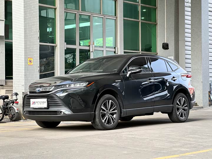 Фото 1 - Toyota Harrier