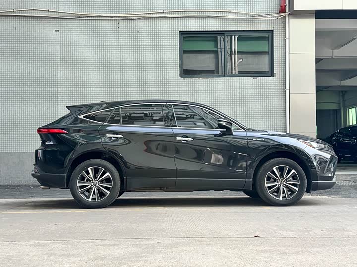 Фото 3 - Toyota Harrier