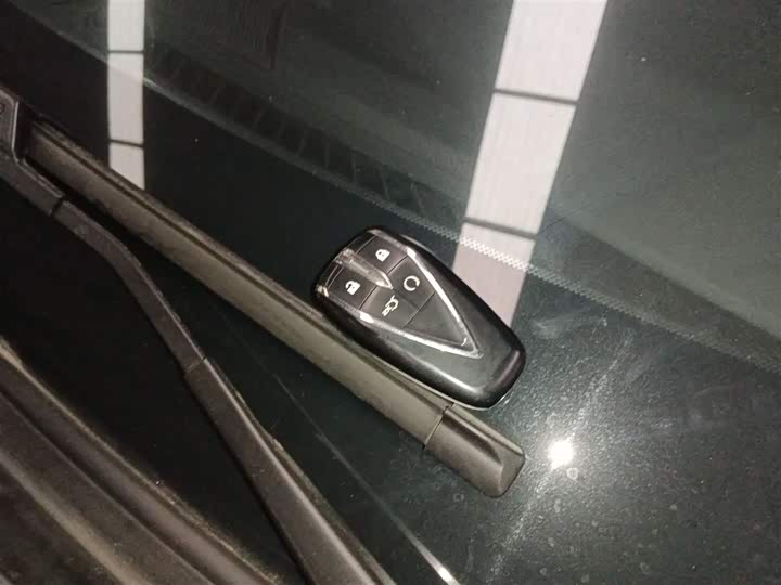 Фото 9 - Changan UNI-V