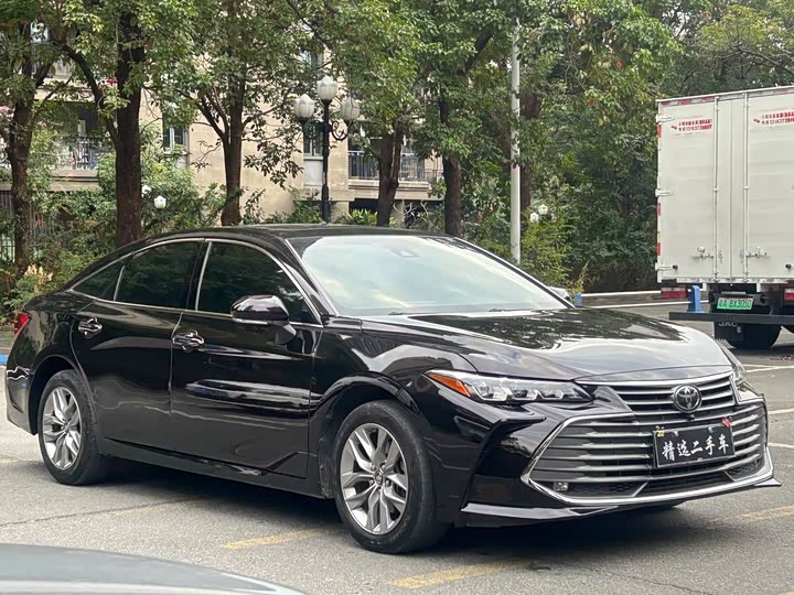 Фото 3 - Toyota Avalon