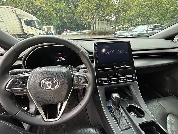 Фото 9 - Toyota Avalon