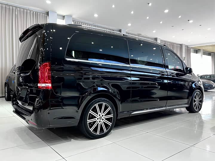 Фото 4 - Mercedes-Benz V-Class