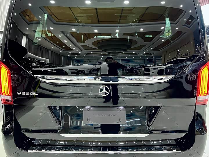 Фото 5 - Mercedes-Benz V-Class