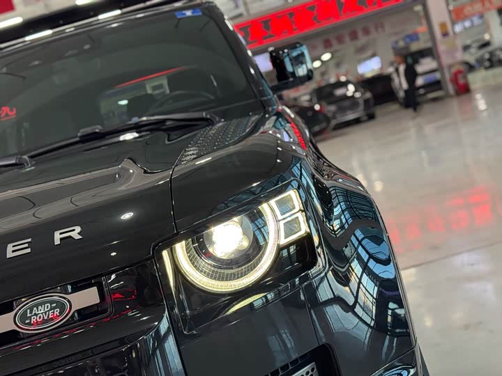 Фото 8 - Land Rover Defender