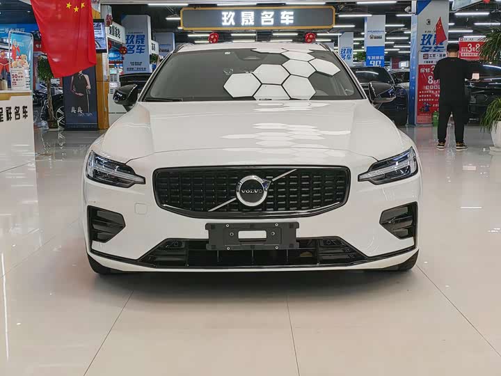 Фото 2 - Volvo V60