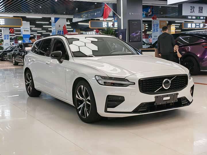 Фото 3 - Volvo V60