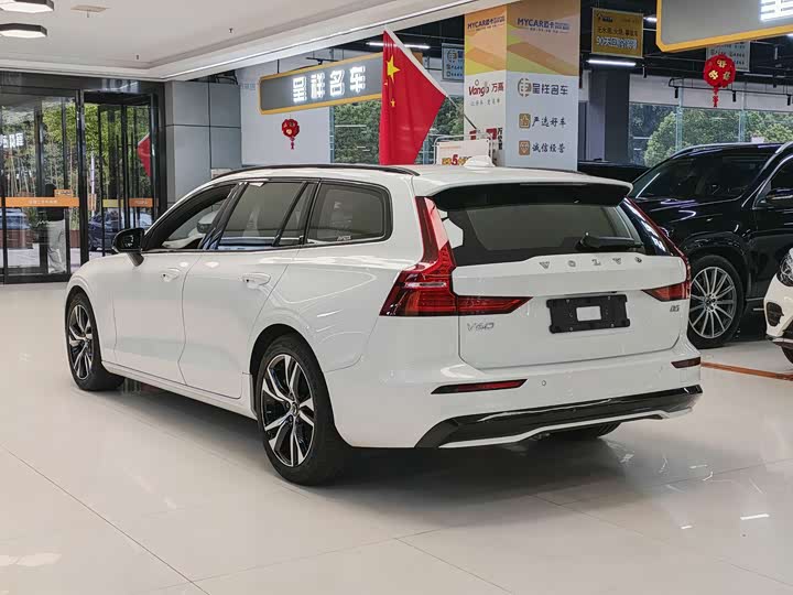 Фото 4 - Volvo V60
