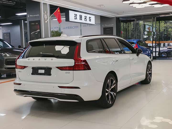 Фото 6 - Volvo V60