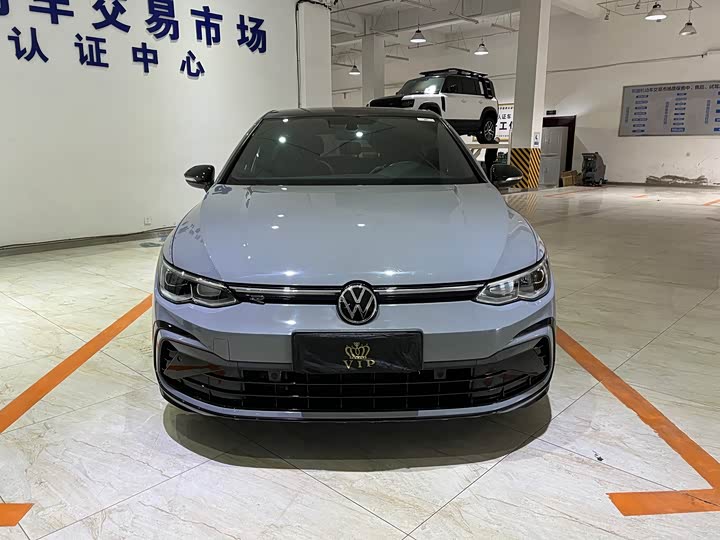 Фото 2 - Volkswagen Golf