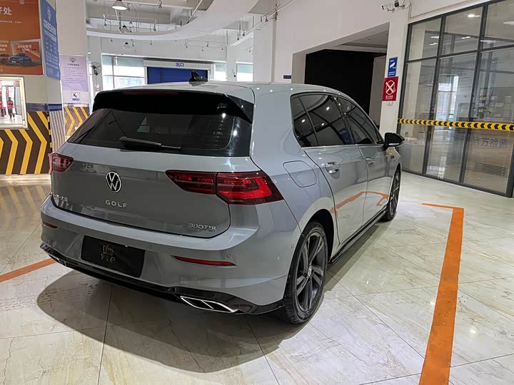 Фото 4 - Volkswagen Golf