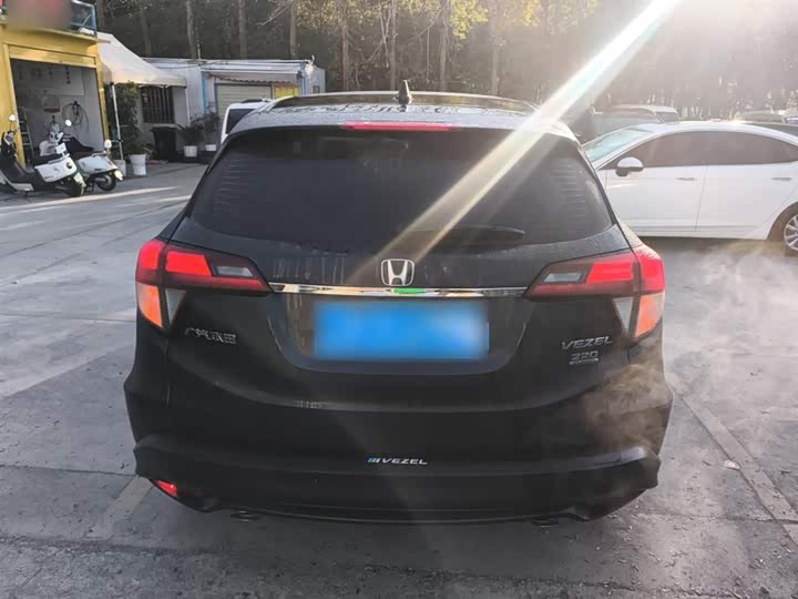 Фото 6 - Honda Vezel