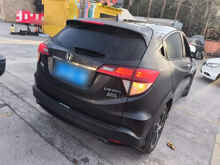 Фото 7 - Honda Vezel