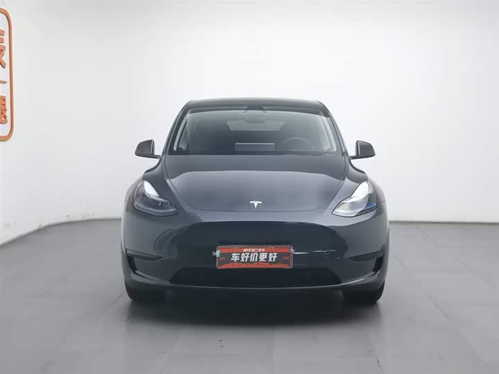 Фото 3 - Tesla Model Y