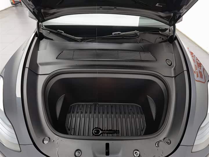 Фото 6 - Tesla Model Y